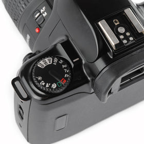 Canon EOS Rebel X battery compartment powers extended shooting sessions