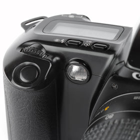 Canon EOS Rebel X SLR compact design for easy travel