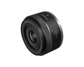 Canon RF16mm F2.8 STM starry-night shot reveals expansive skies.