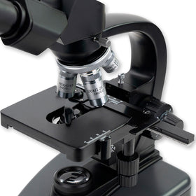 Carson Abbe 1.25 condenser with iris diaphragm enhances light control and contrast.