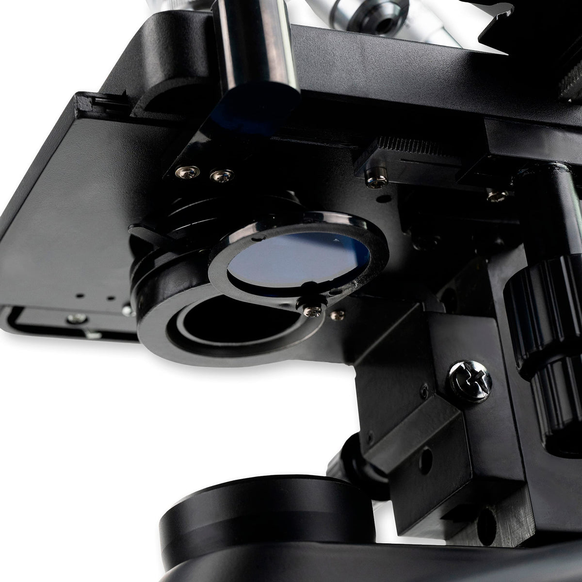 Carson 32mm blue filter reduces glare and boosts image clarity.