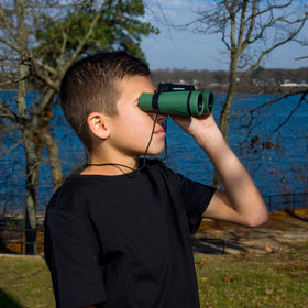 Carson Hawk binoculars support confident wildlife observation during family hikes.