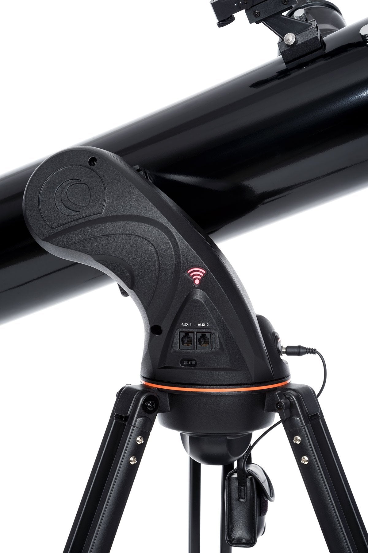 Celestron AstroFi 130 accessory tray keeps eyepieces and phone secure