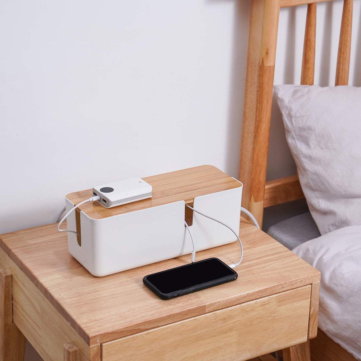 Changsuo bamboo-top lid adds modern style while concealing wiring.