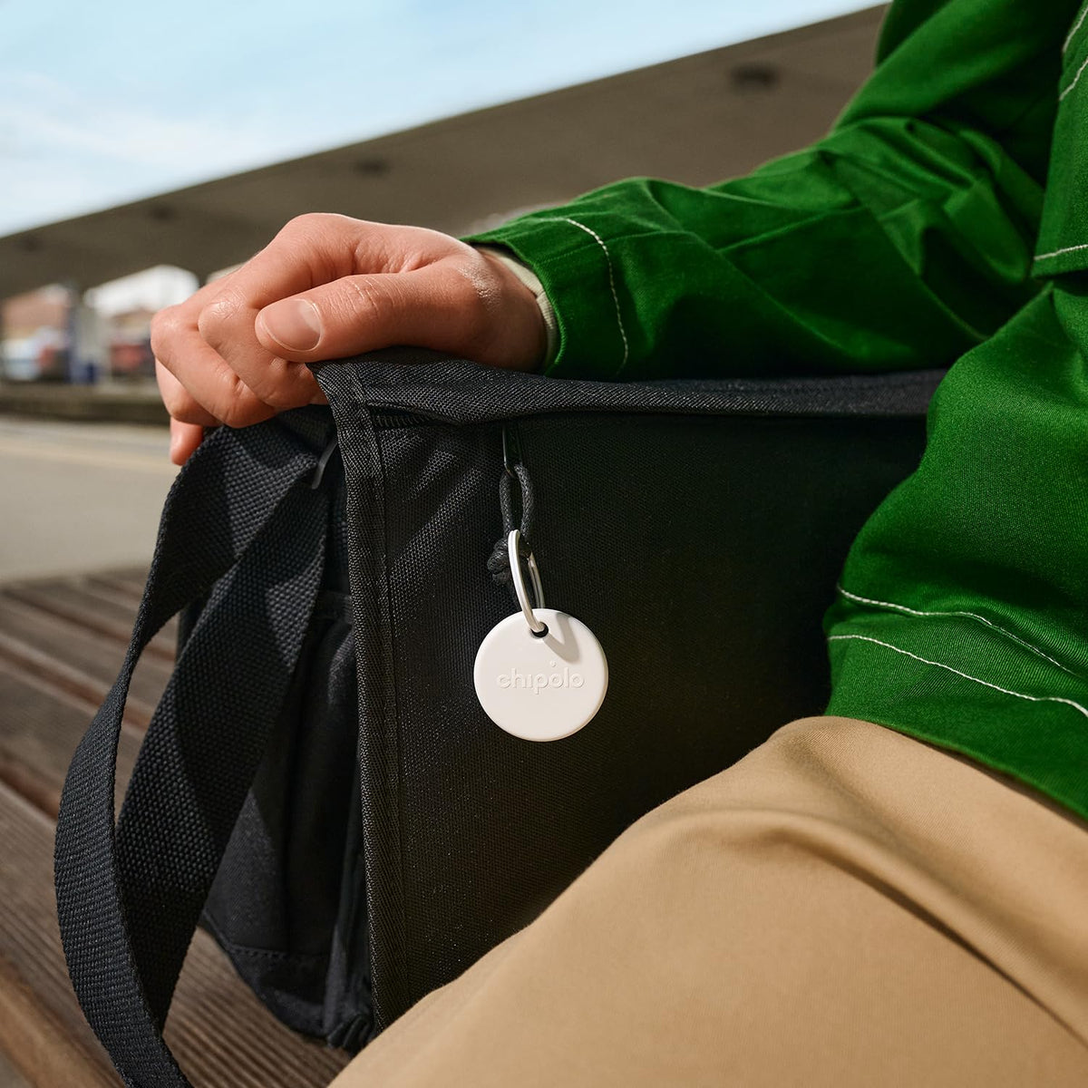 Chipolo POP Tracker Tag IP55 durability against splashes and dust for everyday use.