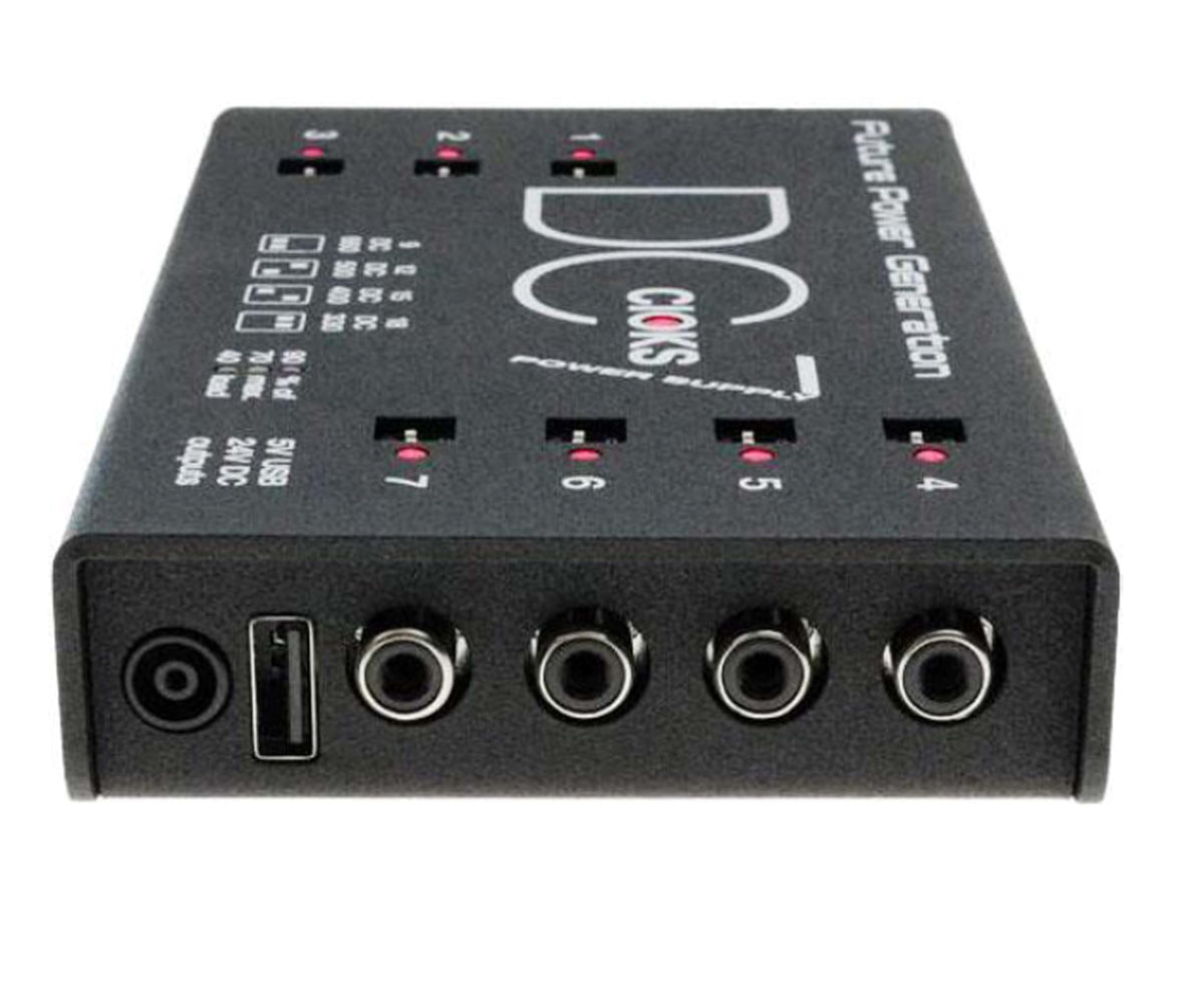Cioks DC7 back view shows multiple outlets for versatile pedal power