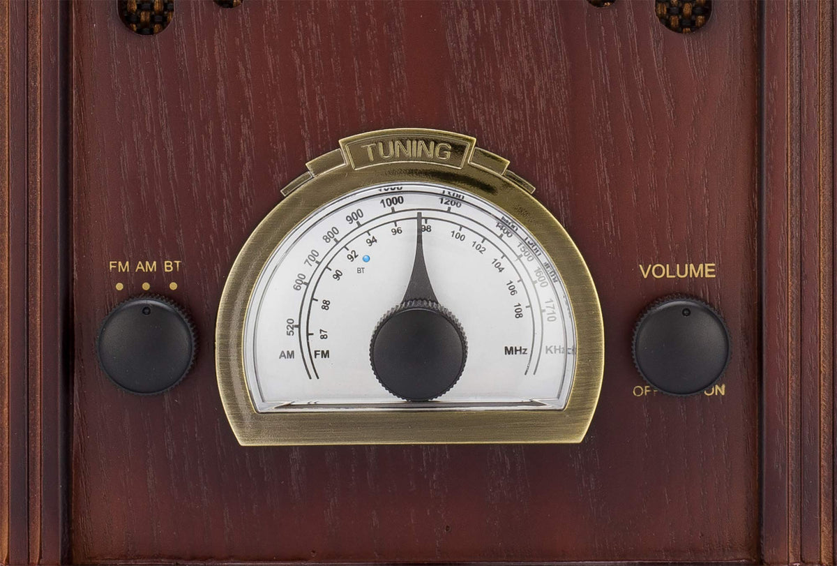 ClearClick tuning knob and volume control enable precise, effortless station selection