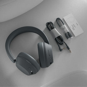 Clemm Preset lifestyle commute scene showing comfortable on-the-go listening