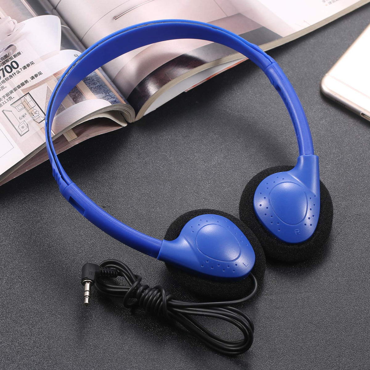CN-Outlet bulk school headphones ready for classrooms and libraries