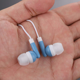 CN-Outlet earbuds in a hospital break room or staff area