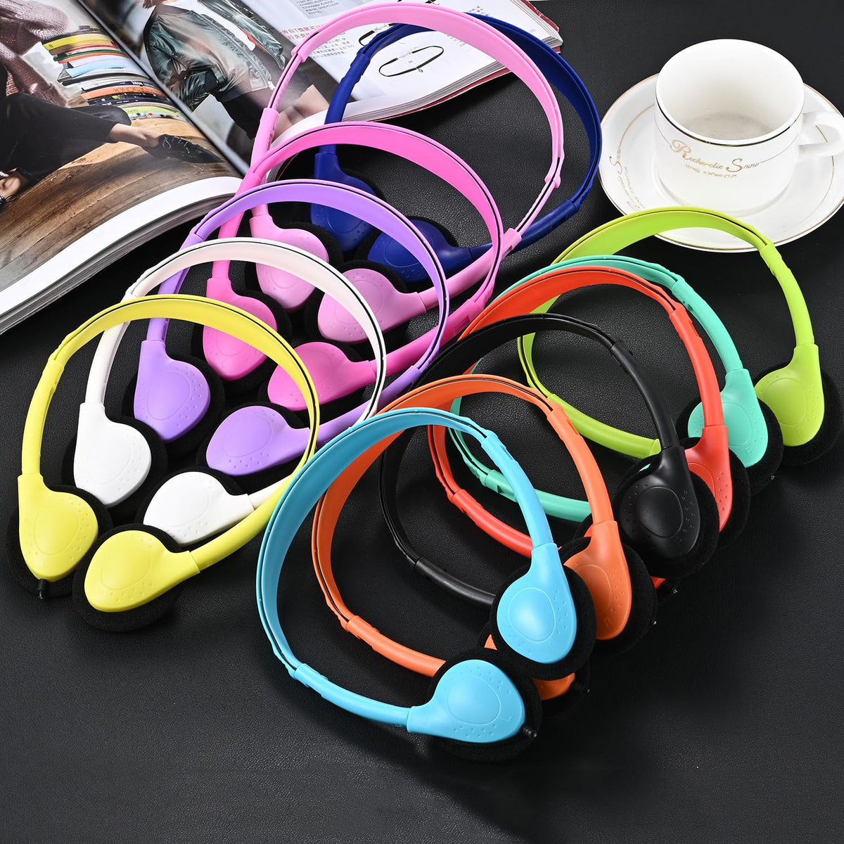 CN-Outlet headphones with plush cushions for all-day comfort