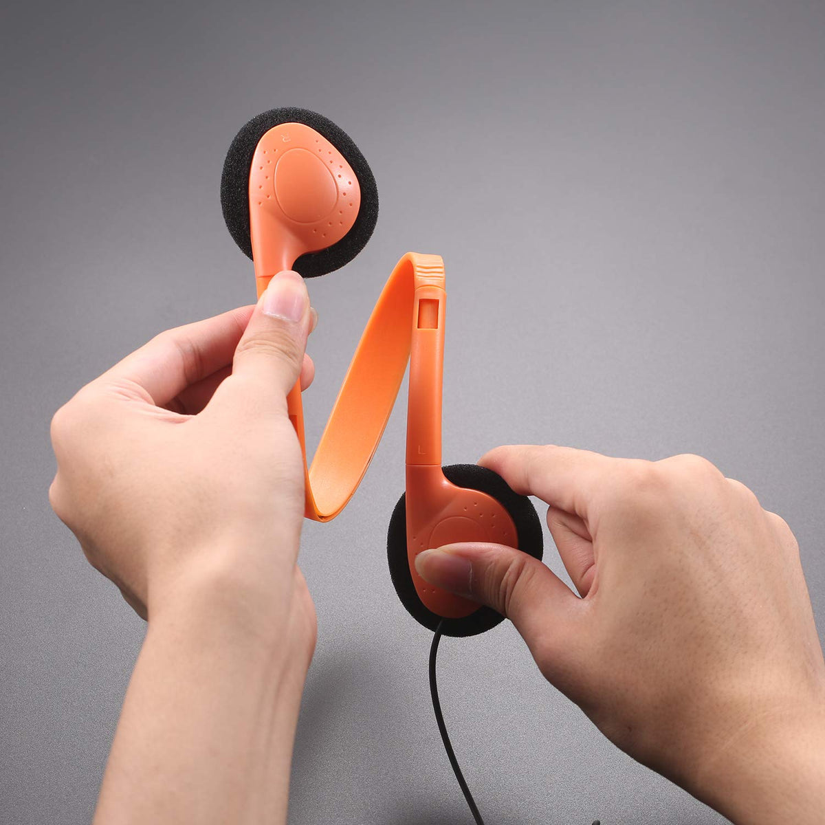 Bulk CN-Outlet headphones individually sealed for easy school distribution