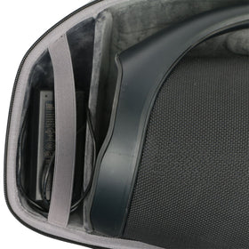 co2CREA reinforced zipper and handle close-up for durable daily use