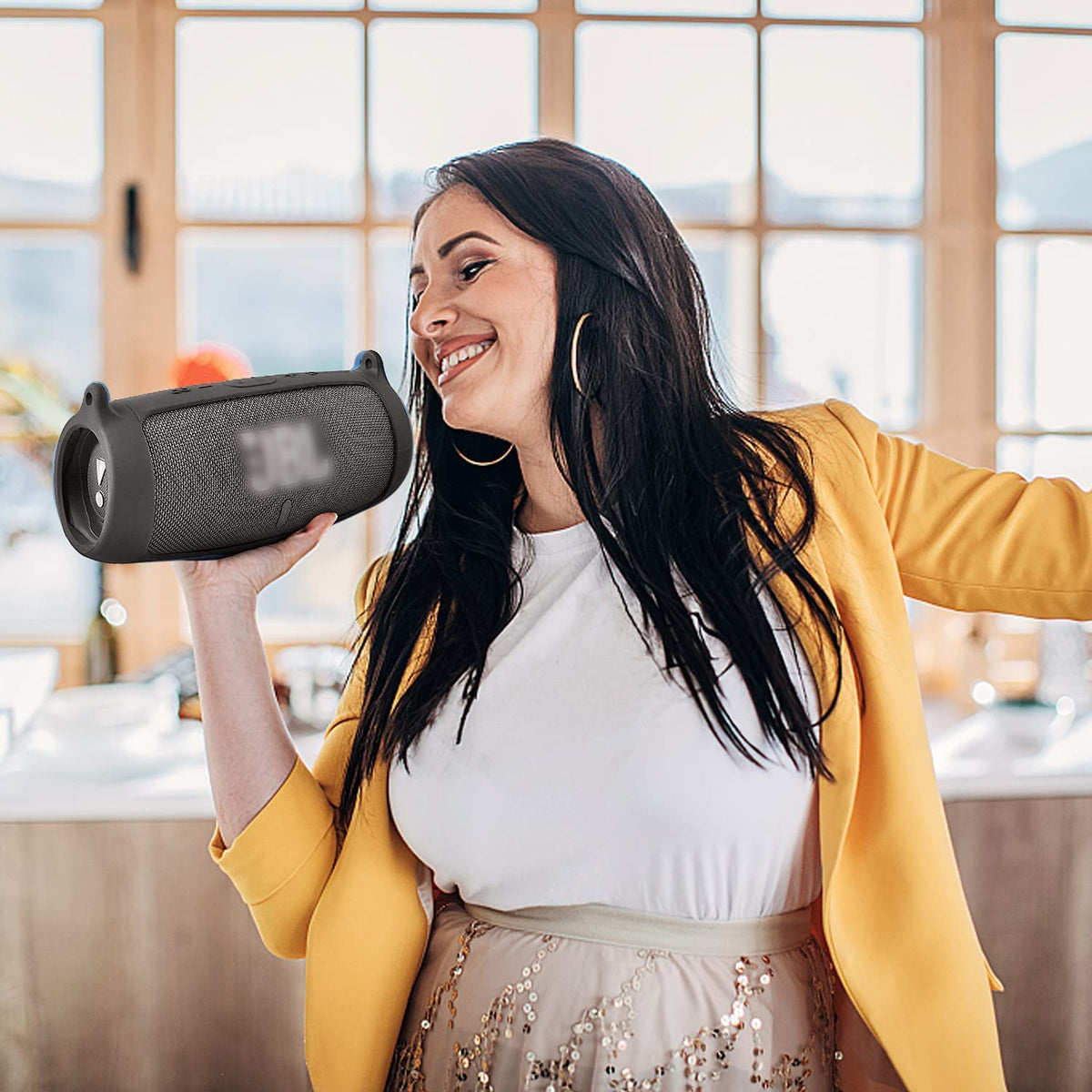 Comecase travel-ready packaging for JBL Charge 5 indicates easy prep.