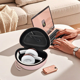 Comecase lightweight design at 110 g for travel