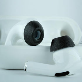 Comply TrueGrip Max latex-free skin-safe material reduces irritation for sensitive ears.