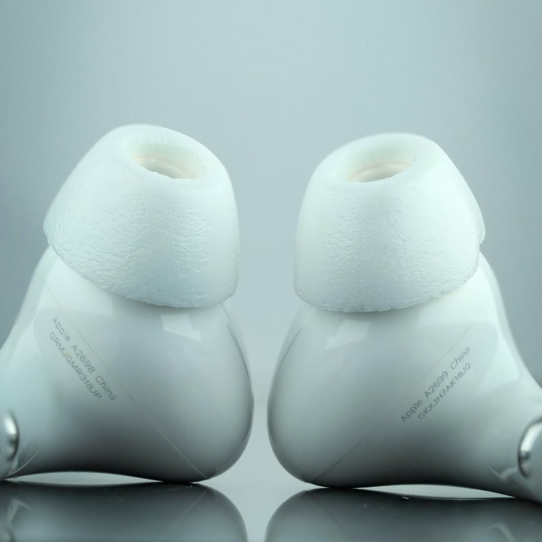 Comply TrueGrip MAX with water droplets illustrating SmartSkin moisture resistance