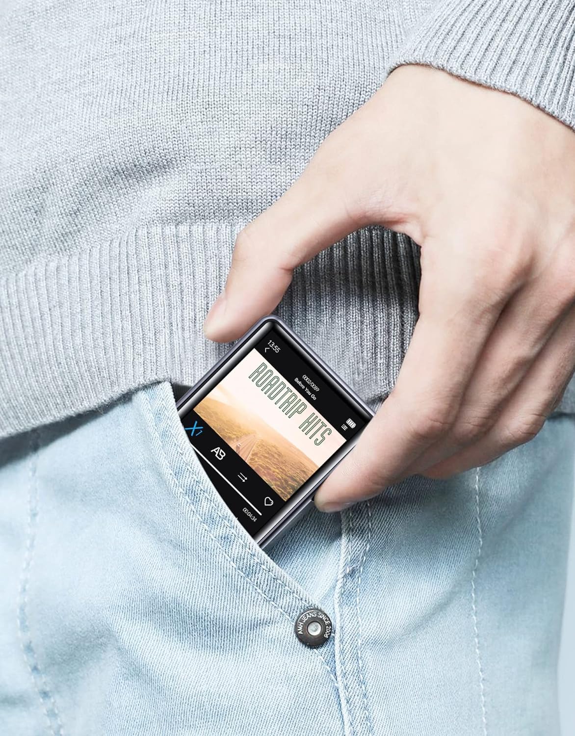 Conrain MP3 Player 2.4-inch touchscreen for easy navigation.