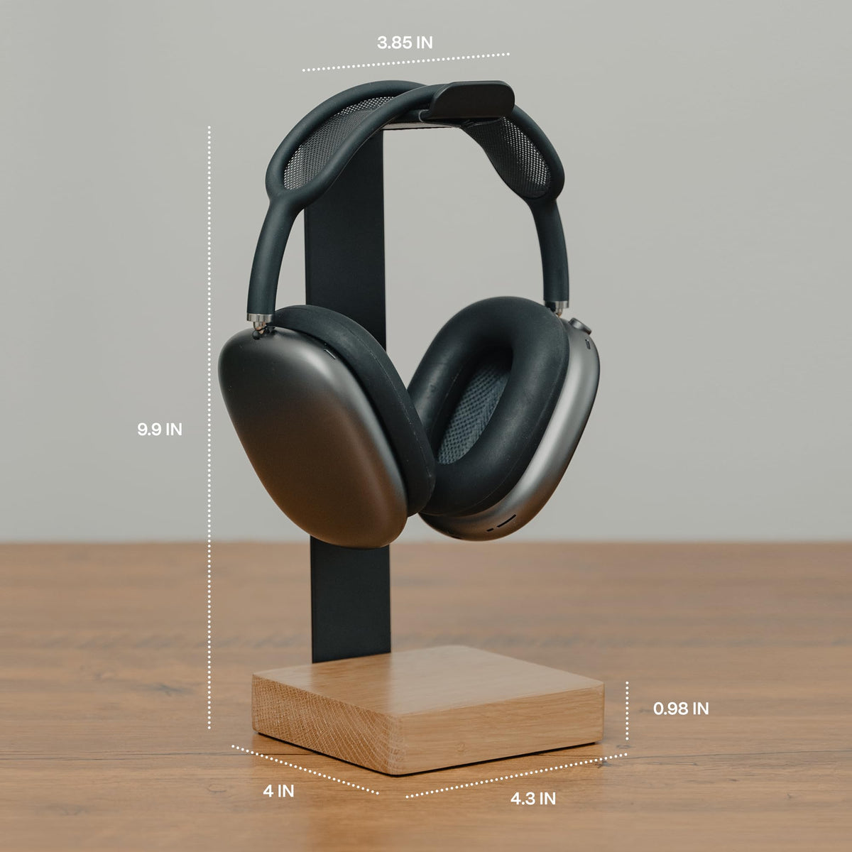 COREMINDED anti-slip base prevents stand movement on busy desks