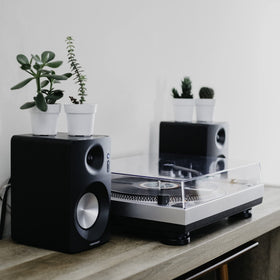 Crosley C100A-SI Audio-Technica cartridge delivers premium sound
