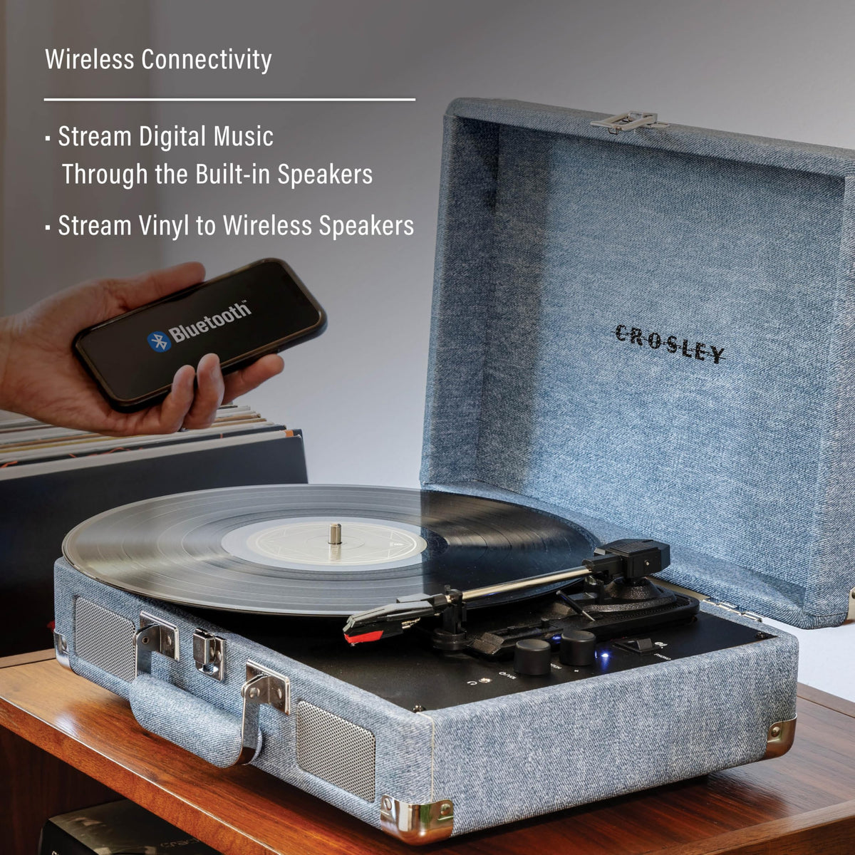 Crosley CR8005F-WD Cruiser cueing lever for precise needle placement.
