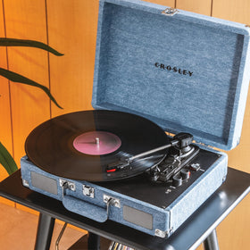 Crosley CR8005F-WD Cruiser RCA line-out for stereo connection.