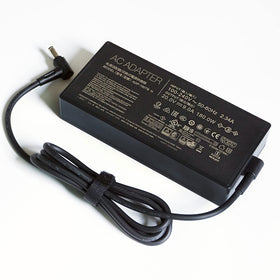 CRUMFERT adapter in use with ROG Zephyrus providing stable charging
