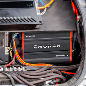 Crunch GP-2000-2 wiring terminals enable easy installation and secure connections.