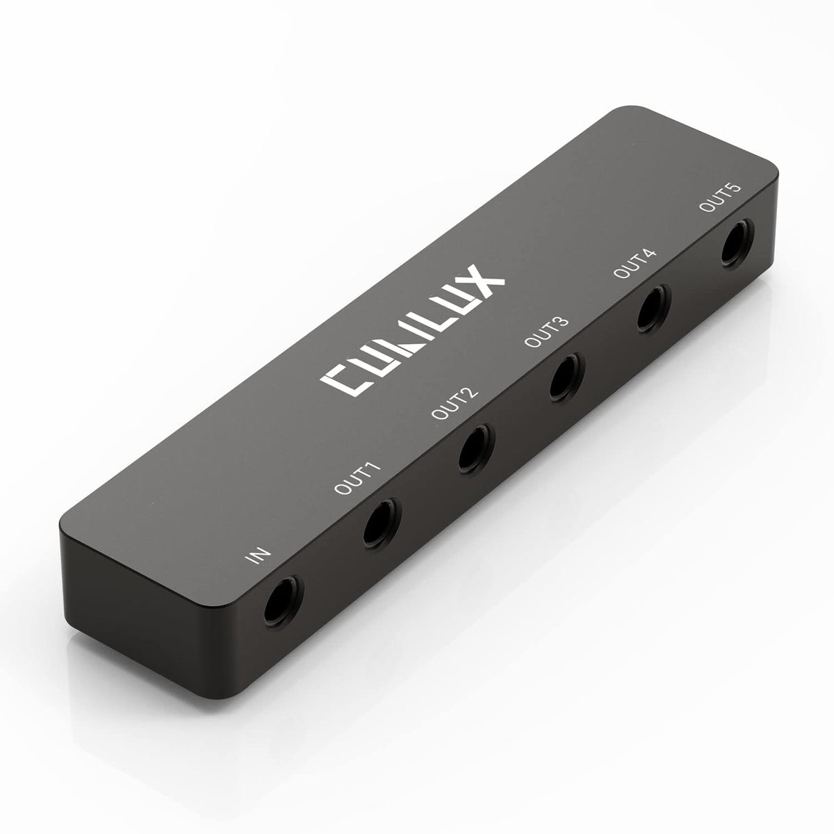 Cubilux 5-Way AUX splitter front view enabling five headphones to share audio.