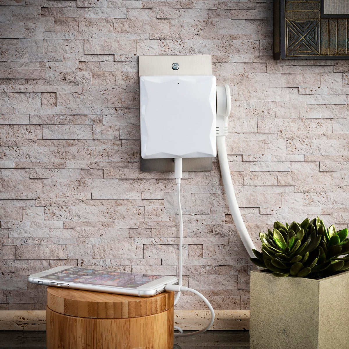 CyberPower P2WU 500J surge protection safeguards connected devices.