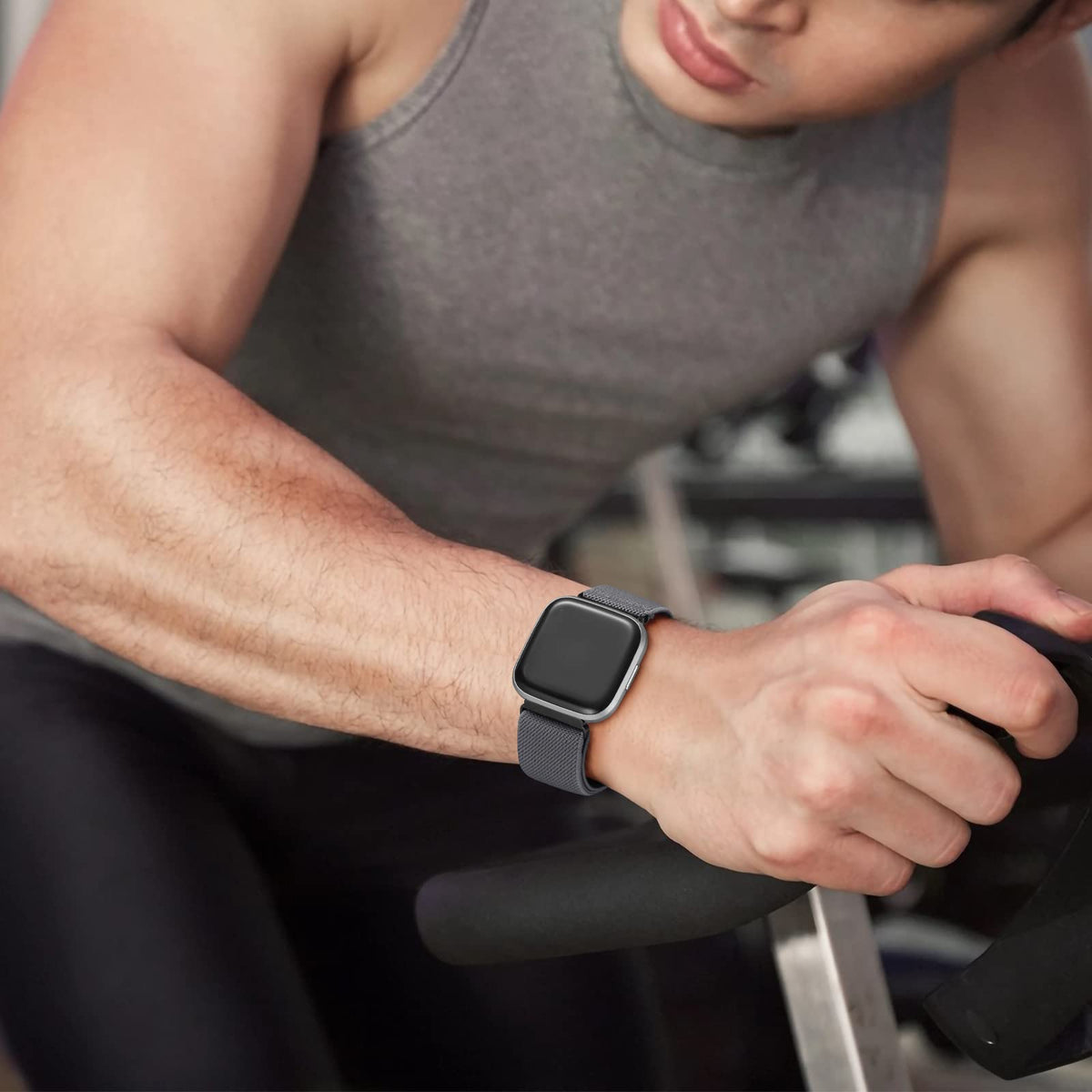 DaQin band worn outdoors on a run showing sporty everyday style
