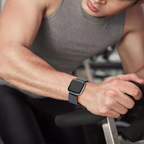 DaQin band worn outdoors on a run showing sporty everyday style