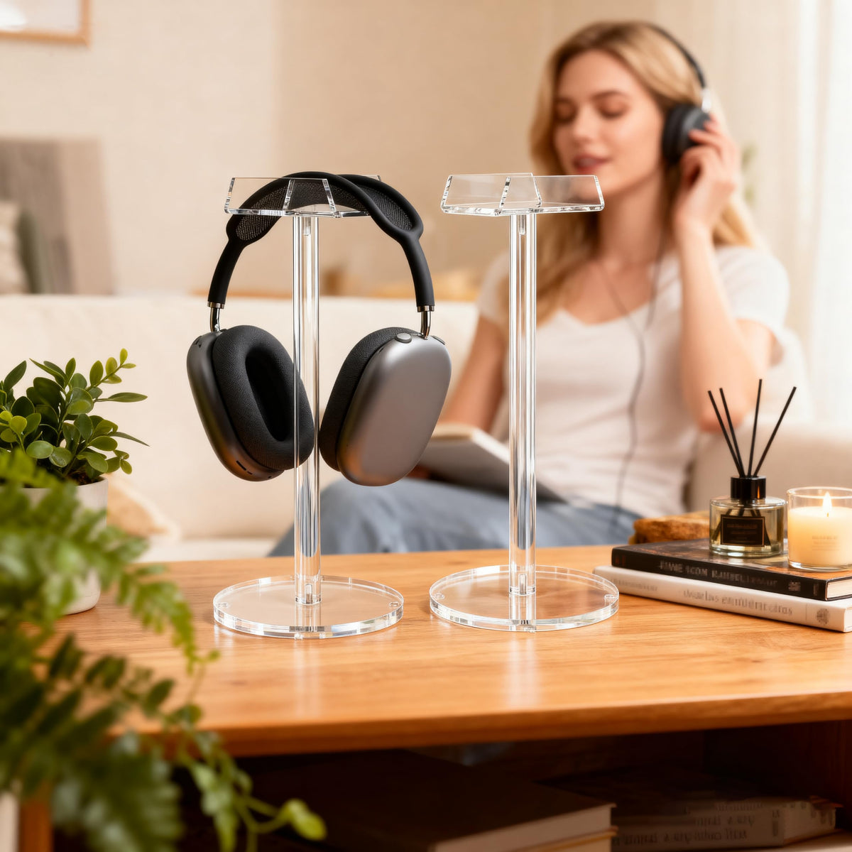 Dealpoli acrylic headset stand close-up non-slip base protects desk.