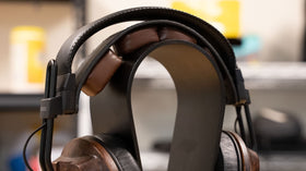 Dekoni Audio Nuggets brown finish showcases stylish appearance and soft-touch exterior.