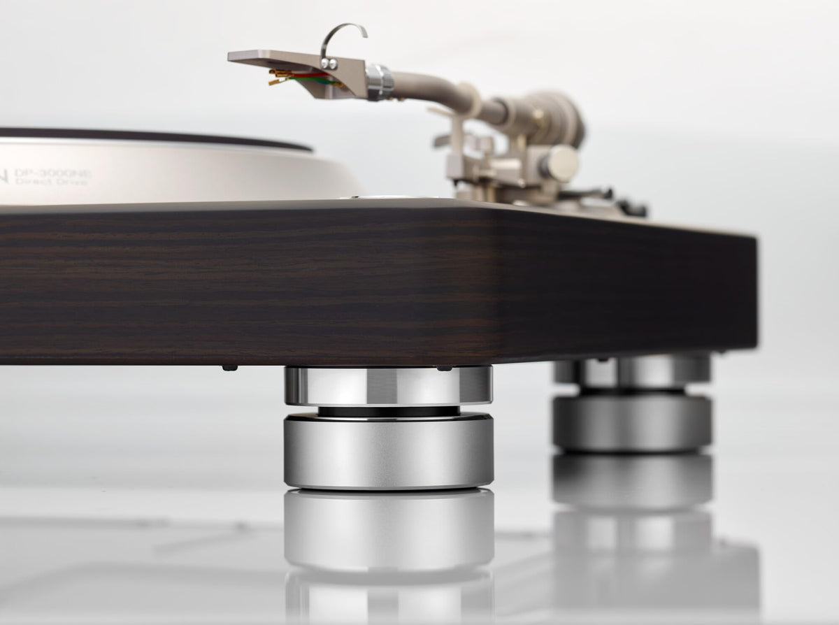 Automatic start/stop with gentle lift protects records during play