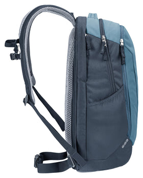 Front pocket with organiser helps keep essentials neatly arranged.