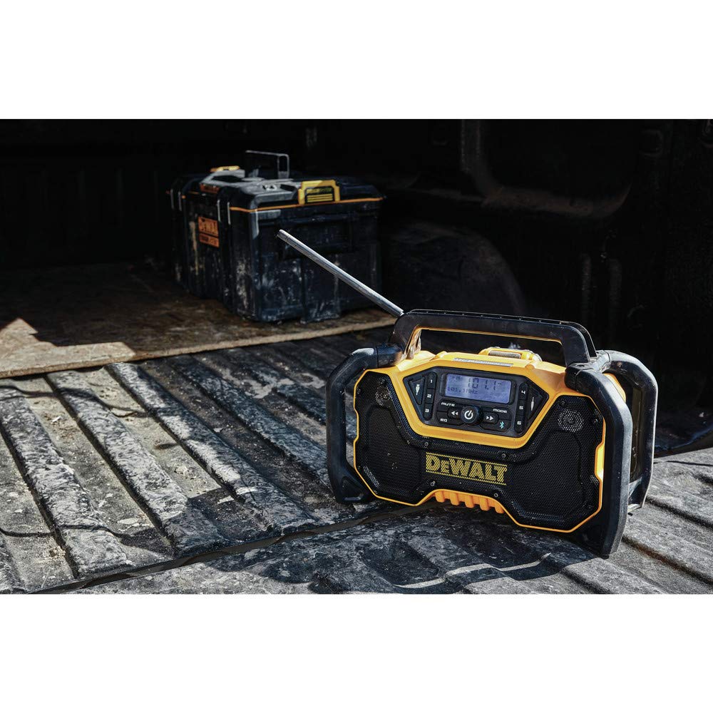 DEWALT DCR028B battery power options compatible with 12V MAX and FLEXVOLT