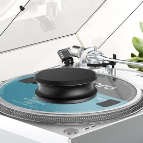 Dust-cover friendly design lets you close the lid during playback with the weight in place