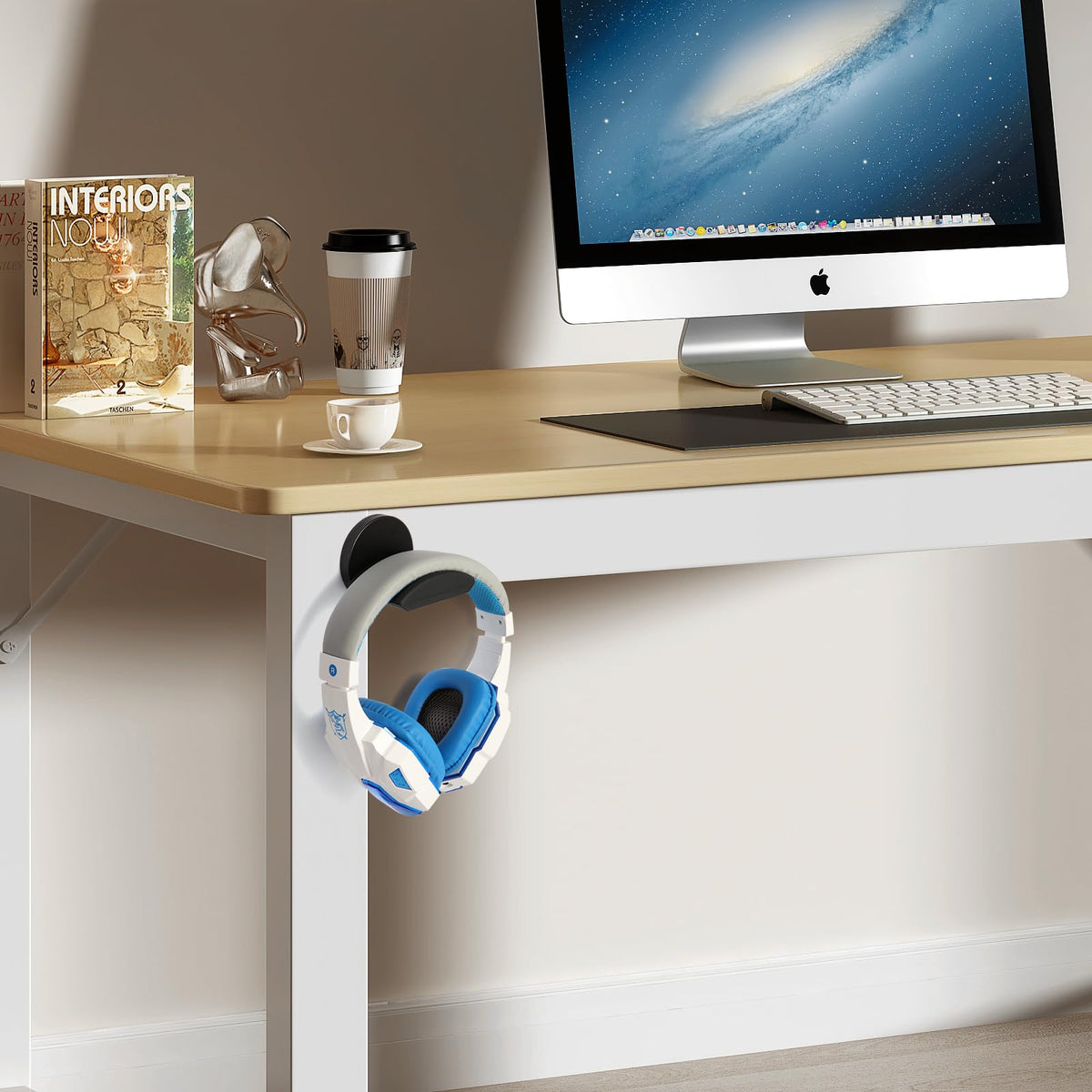 Dlilise universal-fit holder supports most headsets up to 30 lbs.