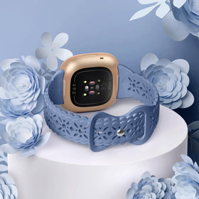 Dirrelo floral lace band on Versa 4 adds chic style for everyday wear.