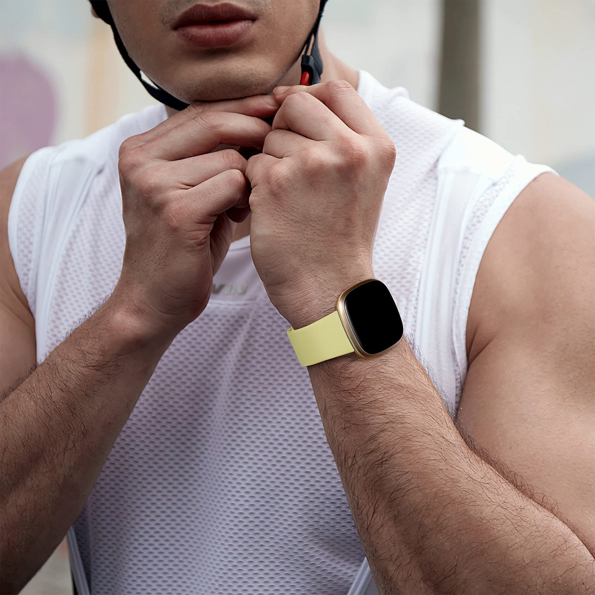 Dirrelo sweat-resistant strap withstands gym sessions and humid days.