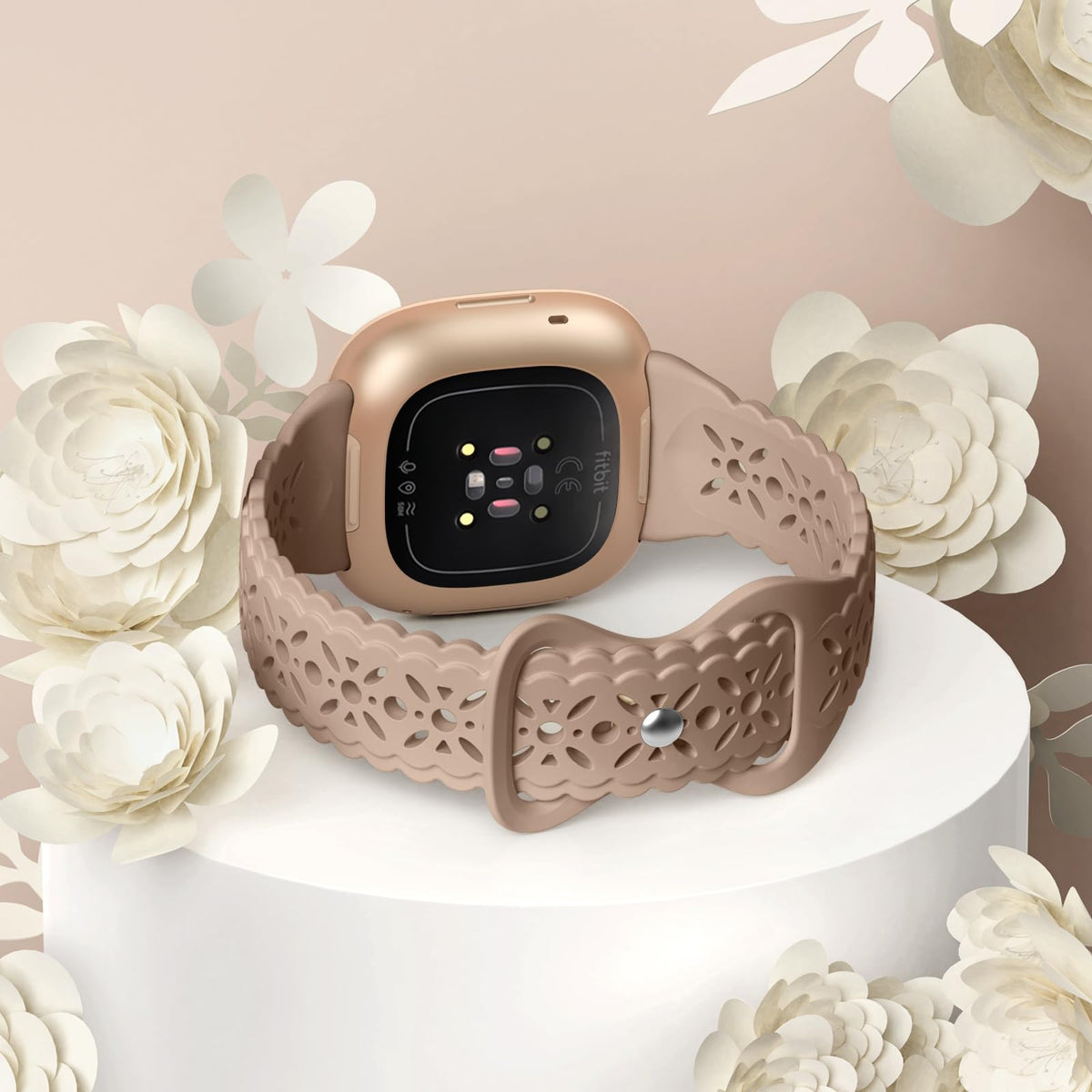 Dirrelo Versa-compatible band installation on Versa 3, secure fit during workouts.