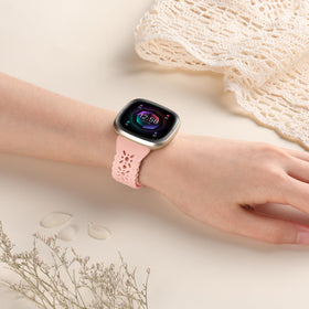 Dirrelo Versa-compatible band mounted on watch showing secure lugs.