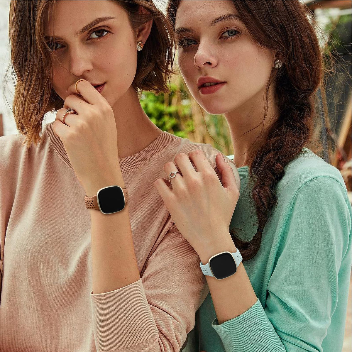 Dirrelo women's fashion band for Fitbit watches combines style and practical adjustability.