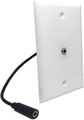 DIYTECH closeup of female-to-female 3.5mm connector and cable end, highlighting reliable contact quality