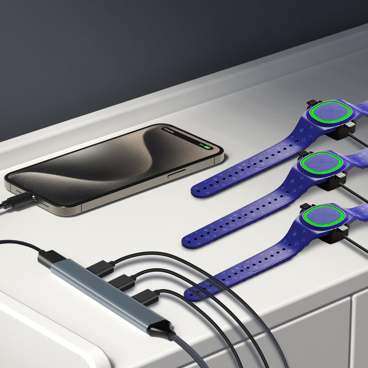 DoohowCase two-pack charging hub for MagicBand travel setups