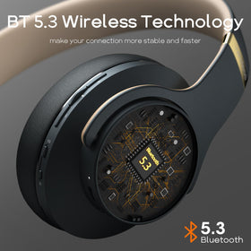DOQAUS worn by commuter demonstrating clear audio and comfortable all-day use