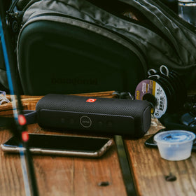 DOSS E-Go II ports and strap detail showing protected inputs and easy carry