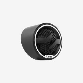 DS18 ZXI-T1 installed on car pillar demonstrating improved soundstage benefit
