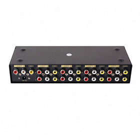 DTECH 1 in 8 out setup demonstrates scalable AV distribution across rooms